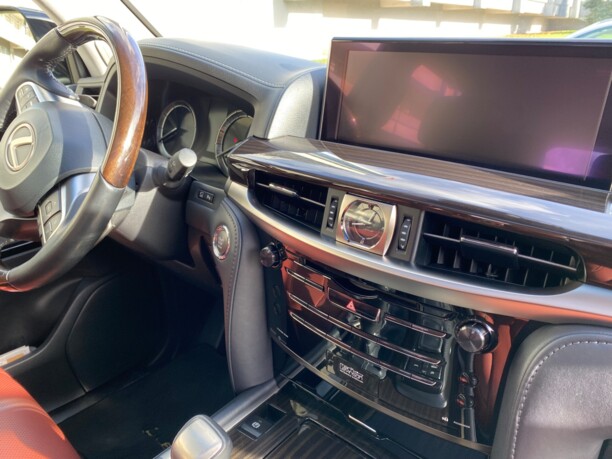 Lexus LX III · 2-й рестайлинг, 7 мест, 2017 г.