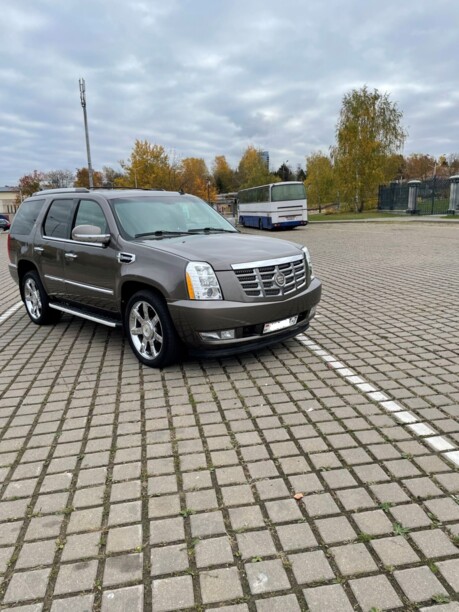Cadillac Escalade III, 7 мест, 2010 г.