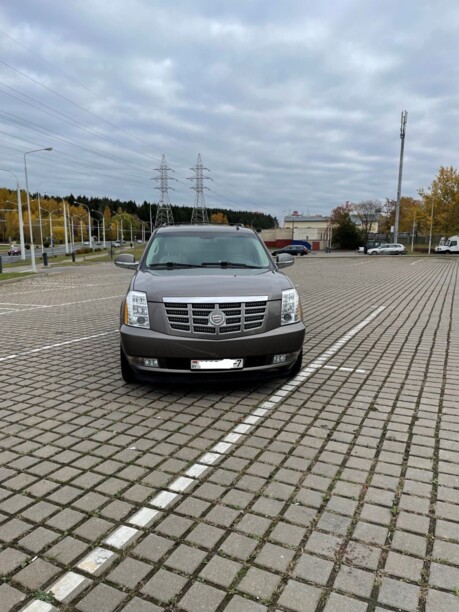 Cadillac Escalade III, 7 мест, 2010 г.