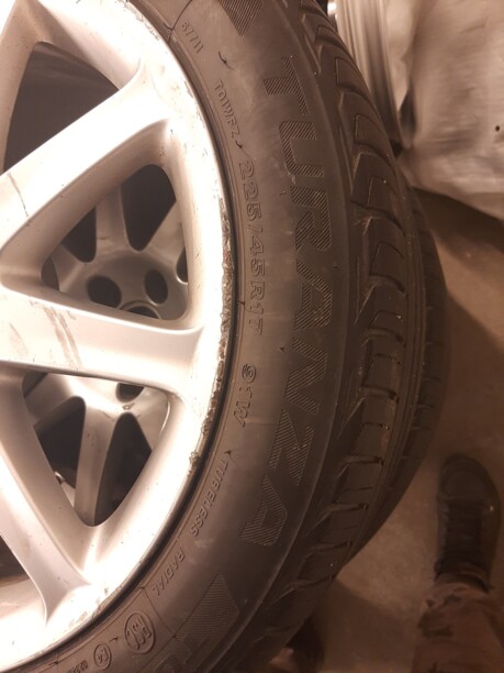 Легковые шины Bridgestone potenza T001.. 225/45 R17 4 шт.