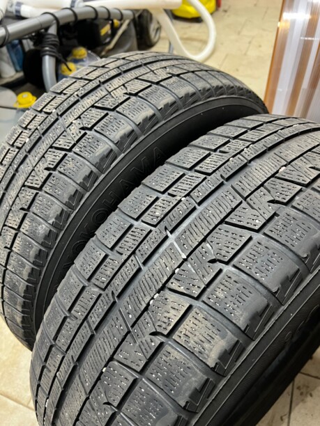 Легковые шины Yokohama 225/60 R17 2 шт.