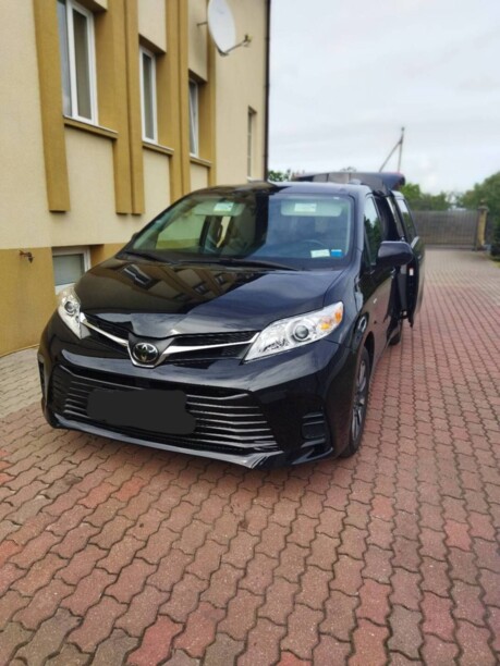 Toyota Sienna III (XL30) · 2-й рестайлинг, 7 мест, 2018 г.