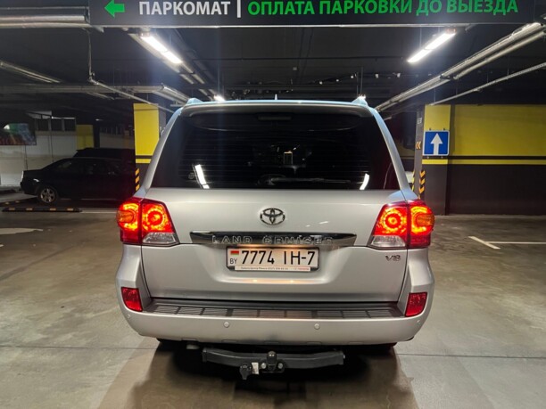 Toyota Land Cruiser J200 · Рестайлинг, 7 мест, 2014 г.