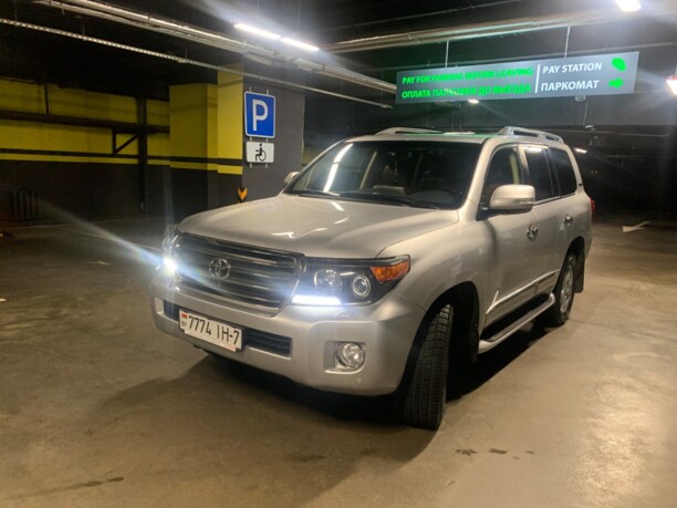 Toyota Land Cruiser J200 · Рестайлинг, 7 мест, 2014 г.