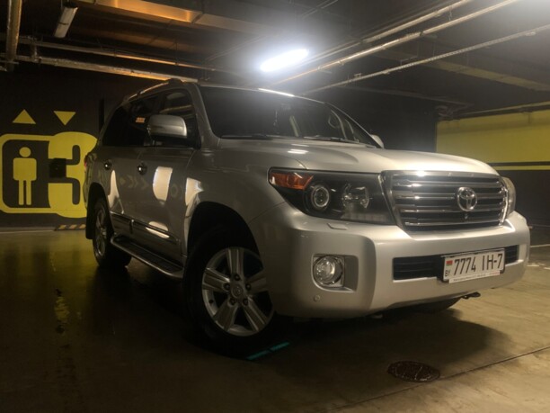 Toyota Land Cruiser J200 · Рестайлинг, 7 мест, 2014 г.