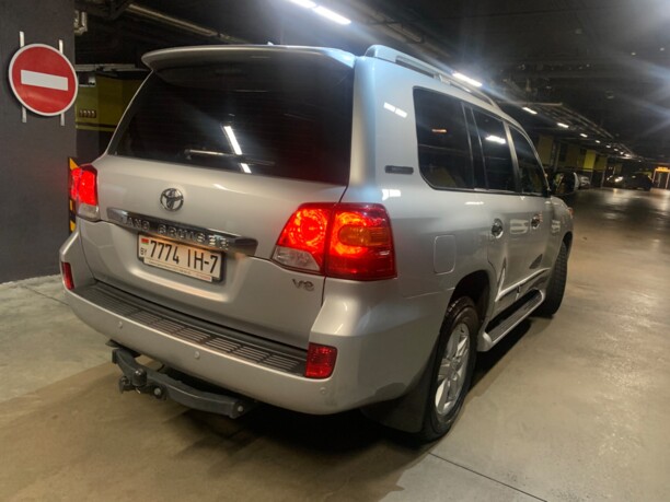 Toyota Land Cruiser J200 · Рестайлинг, 7 мест, 2014 г.