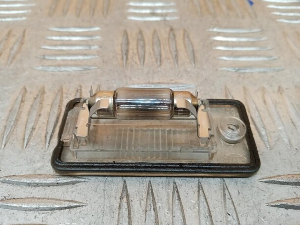 Накладка подсветки номера для Audi A6 C5 1997 - 2001