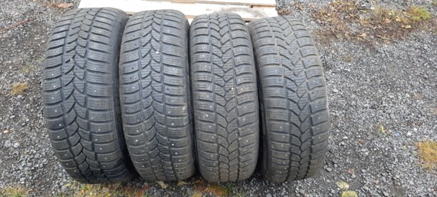Легковые шины Tigar зима 215/55 R17 4 шт.