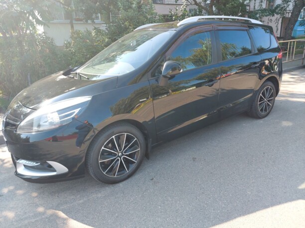 Renault Grand Scenic III · 2-й рестайлинг, 7 мест, 2015 г.