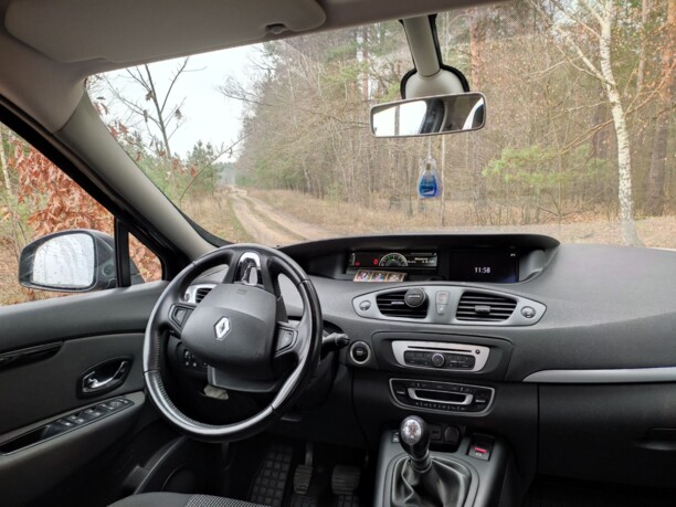 Renault Grand Scenic III · 2-й рестайлинг, 7 мест, 2014 г.