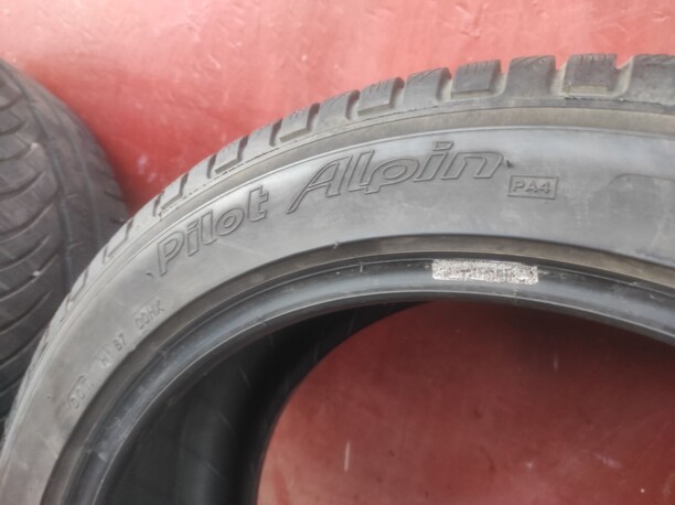 Легковые шины Michelin 245/45 R18 2 шт.