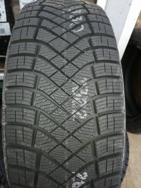 Легковые шины Pirelli Pirelli Ice Zero Friction 215/60 R16 2 шт.