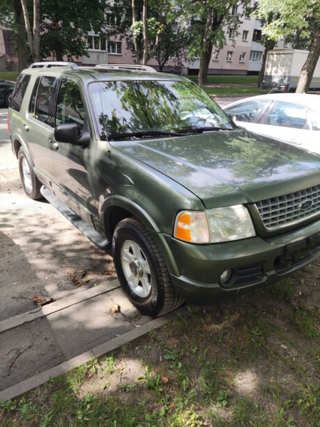 Ford Explorer III, 7 мест, 2002 г.