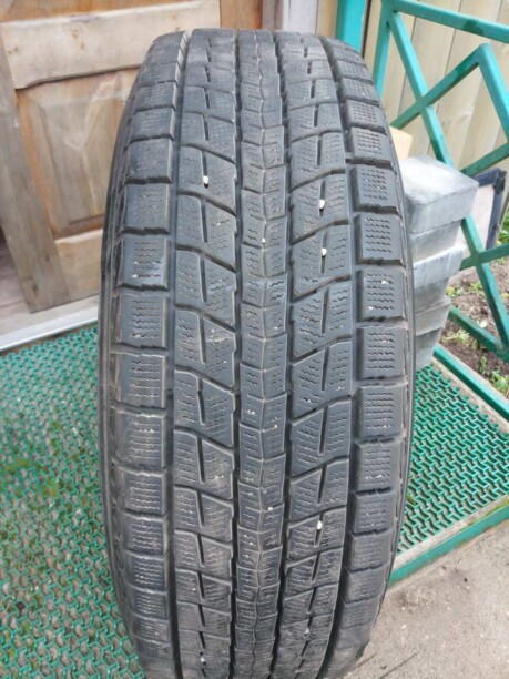 Легковые шины Dunlop 235/65 R18 4 шт.