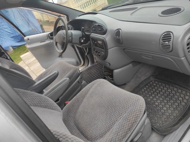 Dodge Caravan III, 7 мест, 2000 г.