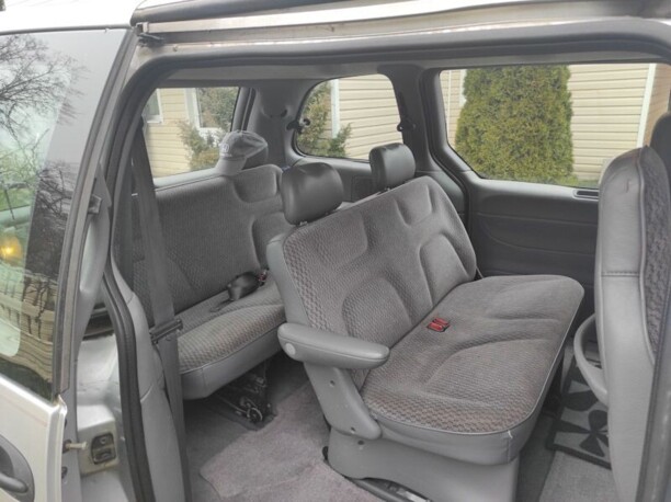 Dodge Caravan III, 7 мест, 2000 г.