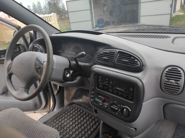 Dodge Caravan III, 7 мест, 2000 г.
