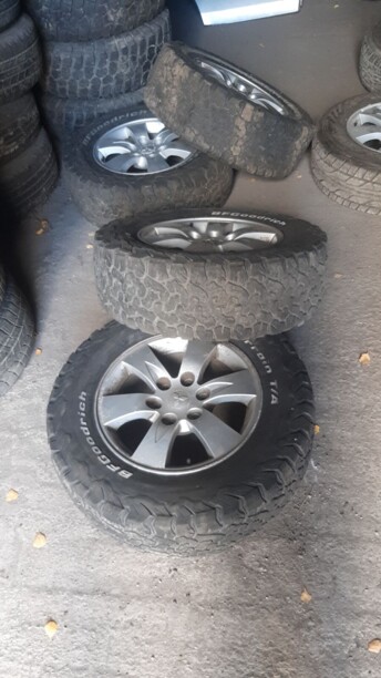 Легковые шины BF Goodrich All terrain 265/65 R17 4 шт.