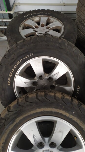 Легковые шины BF Goodrich All terrain 265/65 R17 4 шт.
