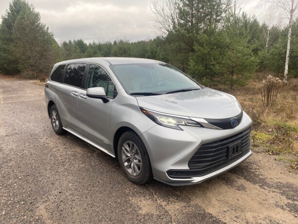 Toyota Sienna IV (XL40), 7 мест, 2021 г.