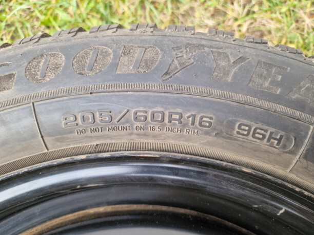 Легковые шины GoodYear 205/60 R16 4 шт.