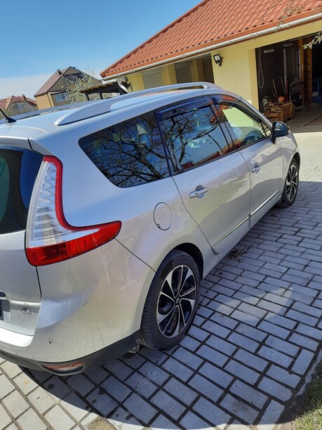 Renault Grand Scenic III · 2-й рестайлинг, 7 мест, 2015 г.