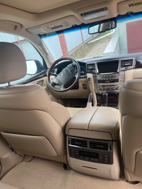 Lexus LX III, 7 мест, 2010 г.