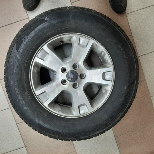 Легковые шины Kumho 265/65 R17 4 шт.