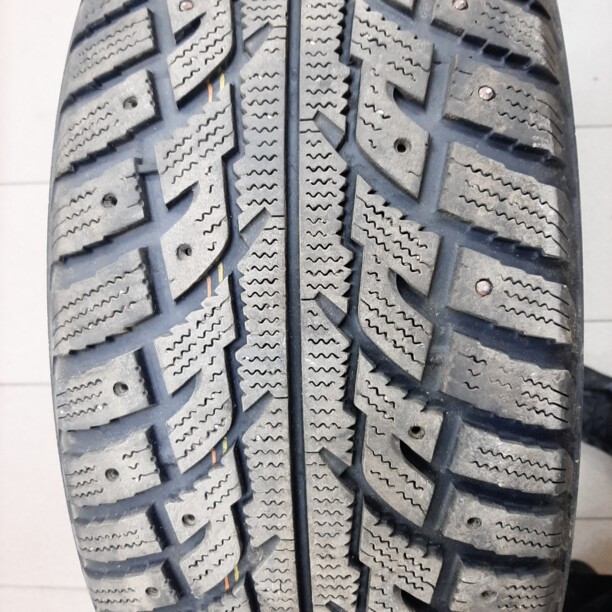 Легковые шины Kumho 265/65 R17 4 шт.