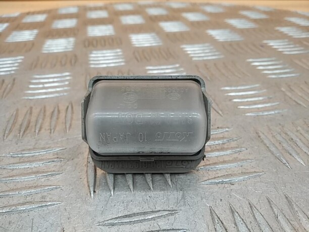 Накладка подсветки номера для Mazda CX-7 I 2006 - 2009