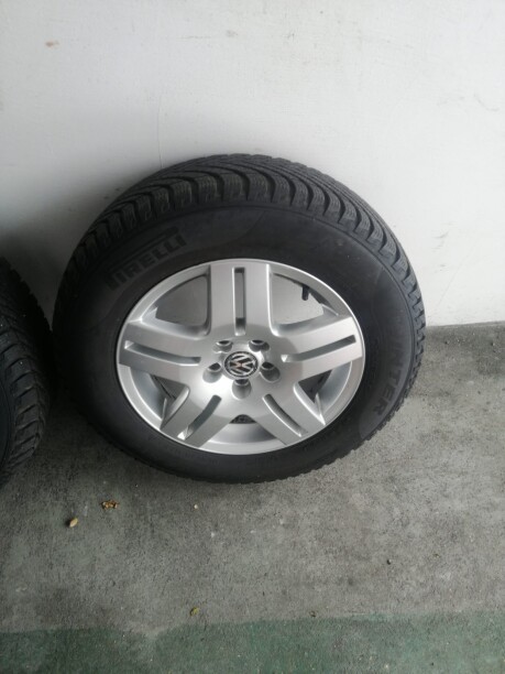 Легковые шины Pirelli 195/65 R15 4 шт.