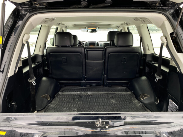 Toyota Land Cruiser J200 · Рестайлинг, 7 мест, 2014 г.