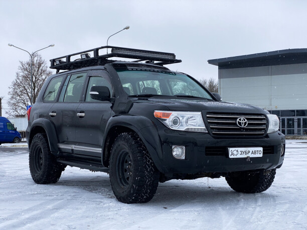 Toyota Land Cruiser J200 · Рестайлинг, 7 мест, 2014 г.