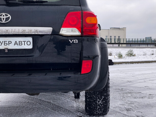 Toyota Land Cruiser J200 · Рестайлинг, 7 мест, 2014 г.