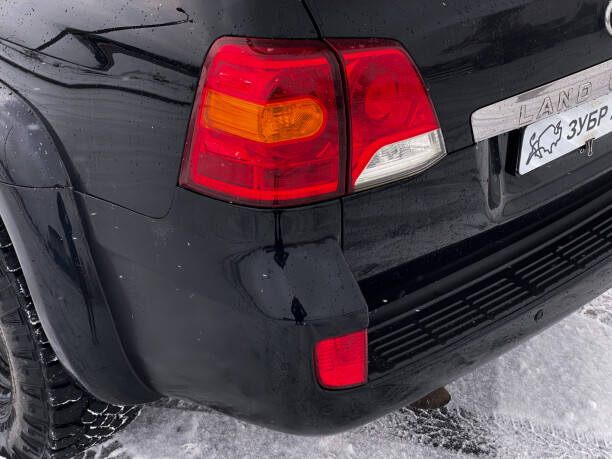Toyota Land Cruiser J200 · Рестайлинг, 7 мест, 2014 г.