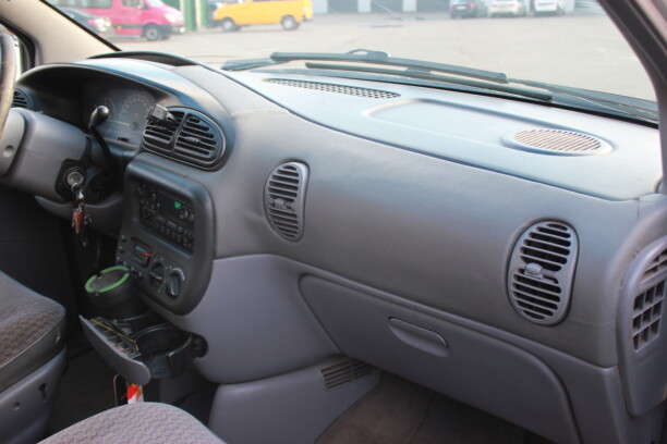 Dodge Caravan III, 7 мест, 2000 г.