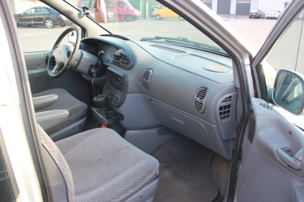 Dodge Caravan III, 7 мест, 2000 г.
