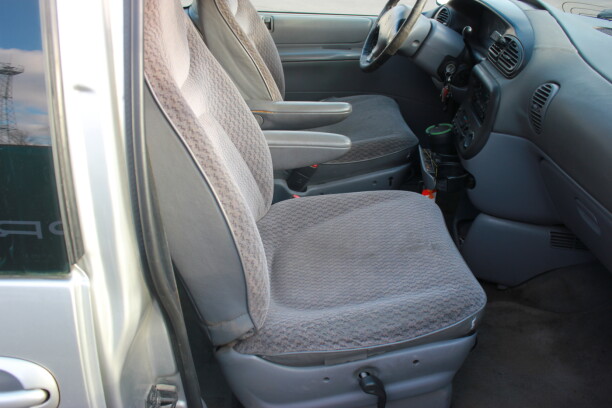 Dodge Caravan III, 7 мест, 2000 г.