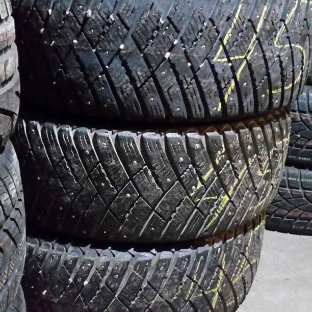 Легковые шины GoodYear Ultragrip Ice Arctic 235/55 R18 4 шт.