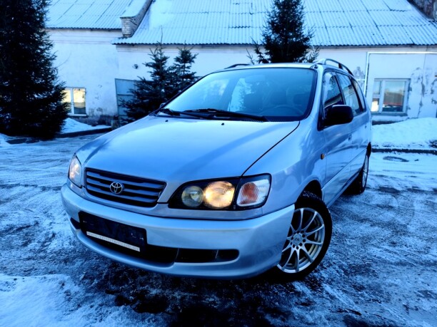 Toyota Picnic I, 7 мест, 1997 г.