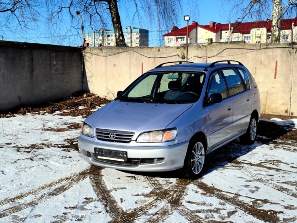 Toyota Picnic I, 7 мест, 1997 г.