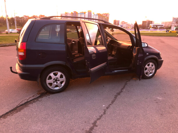 Opel Zafira A, 7 мест, 2000 г.