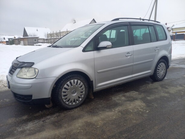 Volkswagen Touran I, 7 мест, 2003 г.