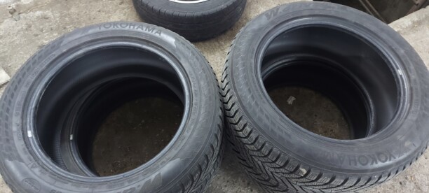 Легковые шины Yokohama 225/55 R17 4 шт.