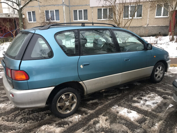 Toyota Picnic I, 7 мест, 1999 г.