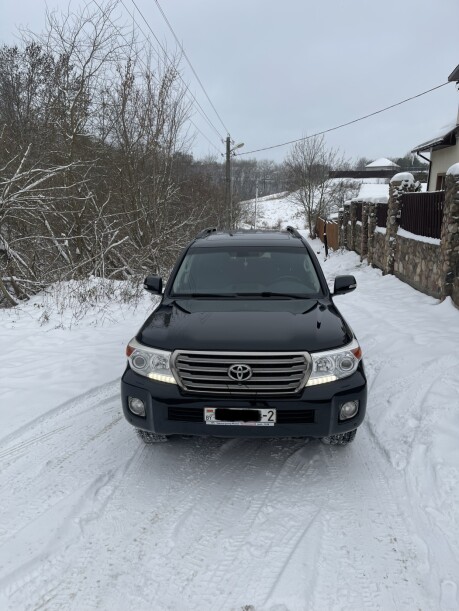 Toyota Land Cruiser J200 · Рестайлинг, 7 мест, 2013 г.