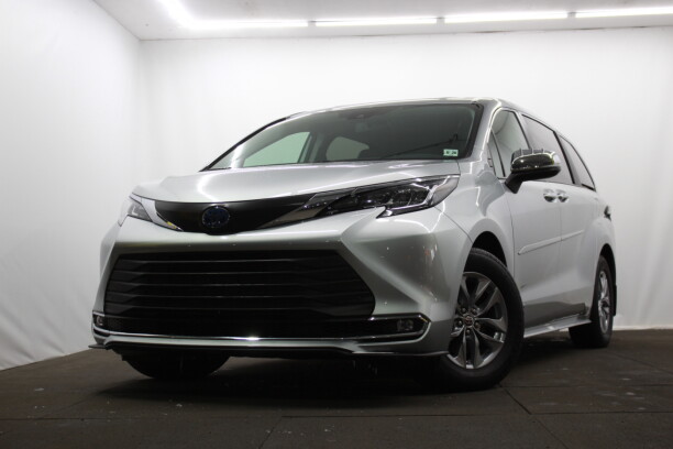 Toyota Sienna IV (XL40), 7 мест, 2021 г.