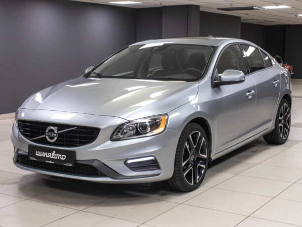 Volvo S60 II · Рестайлинг, 2017 г.