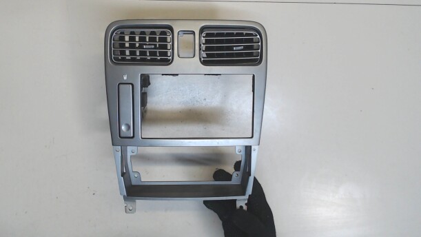 Рамка под магнитолу для Subaru Forester II 2002 - 2005