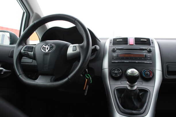 Toyota Auris I (E150) · Рестайлинг, 2010 г.